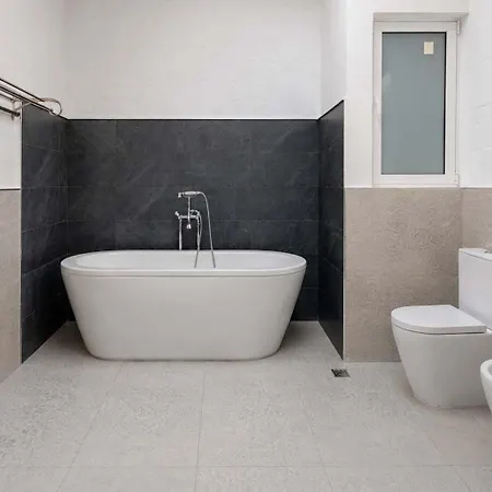 Apartman Bnbnova - With Rooftop Terrace - Old Town *